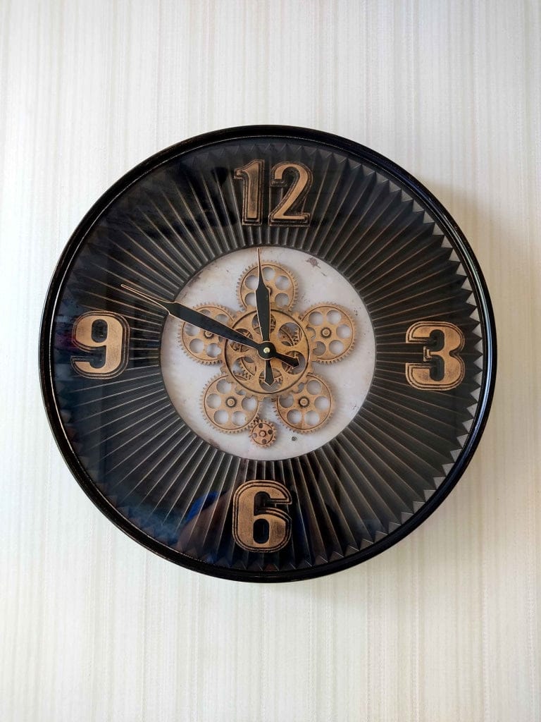 Royal Retro Style Metal Wall Clock with Glass Frame and Moving Gear Chronograph